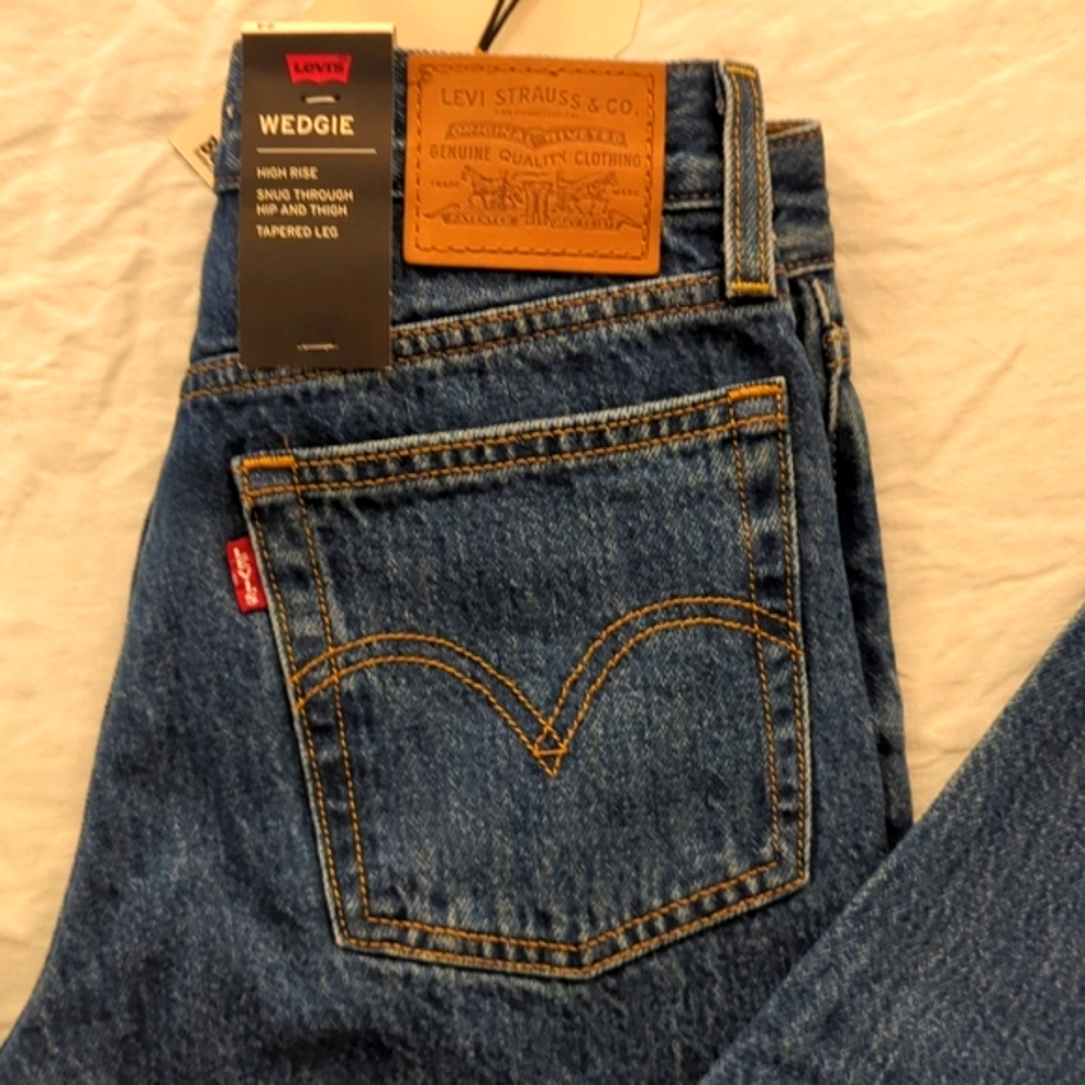 NWT Levi's Wedgie Jean